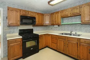 33 Johnson St, Newburyport, MA 01950 - Photo 5