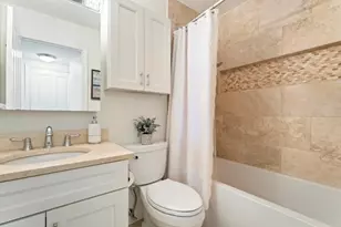 4 Charlesgate E, Boston, MA 02215 - Photo 23