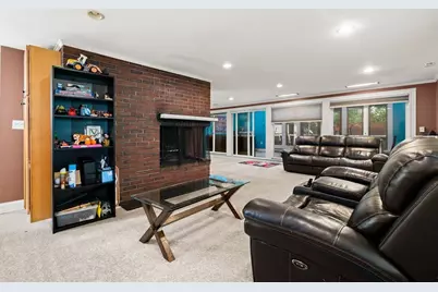 10 Rafferty Rd, Stoneham, MA 02180 - Photo 3