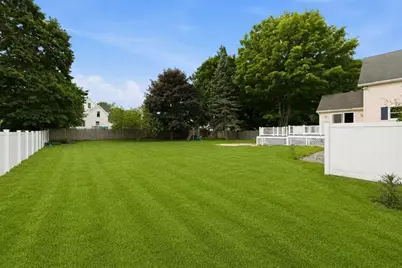 16 Elm St, Reading, MA 01867 - Photo 3