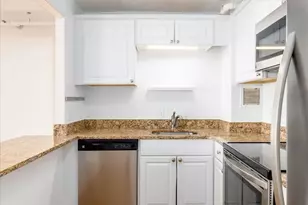 872 Massachusetts Ave, Cambridge, MA 02139 - Photo 3
