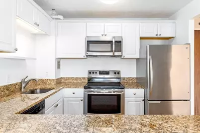 872 Massachusetts Ave #807, Cambridge, MA 02139 - Photo 1