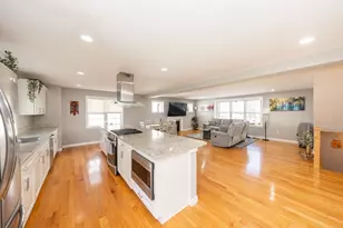 18 Craftsman Ct, Grafton, MA 01560 - Photo 7