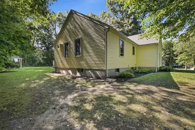 10 Wynnwood Cir, Bridgewater, MA 02324 - Photo 7