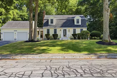 10 Wynnwood Cir, Bridgewater, MA 02324 - Photo 1