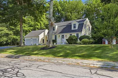 10 Wynnwood Cir, Bridgewater, MA 02324 - Photo 3