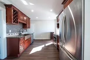7 Cherry St, Lynn, MA 01902 - Photo 3