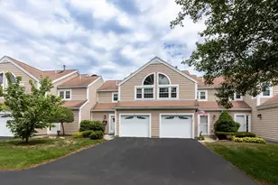 8 Teal Cir, Walpole, MA 02081 - Photo 3