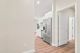 408 Suffolk St, Lowell, MA 01854 - Photo 13