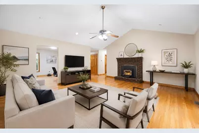 7 Margaret Dr, Wilbraham, MA 01095 - Photo 3