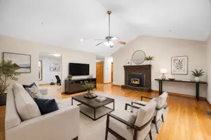 7 Margaret Dr, Wilbraham, MA 01095 - Photo 3