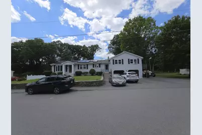 8 Rochelle St, Auburn, MA 01501 - Photo 1