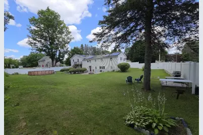 8 Rochelle St, Auburn, MA 01501 - Photo 3