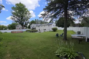 8 Rochelle St, Auburn, MA 01501 - Photo 3
