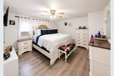 8 Rochelle St, Auburn, MA 01501 - Photo 13