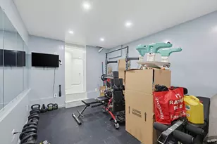 31 Hallron St, Boston, MA 02136 - Photo 27