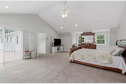 70 Newton Street, Northborough, MA 01532 - Photo 15