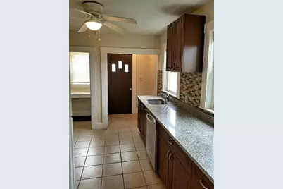 1186 Chestnut St #1186, Newton, MA 02464 - Photo 3
