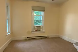 213 Locust St, Holyoke, MA 01040 - Photo 13