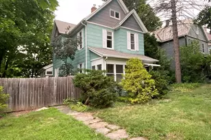 213 Locust St, Holyoke, MA 01040 - Photo 27