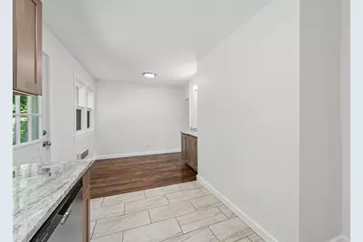 28 Hayes Ave, Lowell, MA 01854 - Photo 9