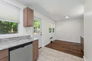 28 Hayes Ave, Lowell, MA 01854 - Photo 7