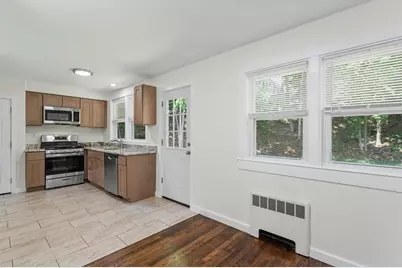 28 Hayes Ave, Lowell, MA 01854 - Photo 5