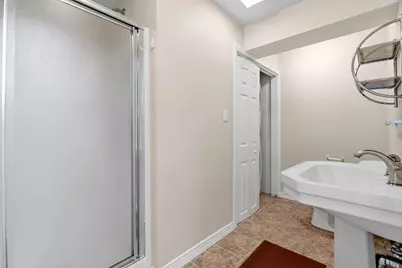 70 Gardner St, Boston, MA 02132 - Photo 33