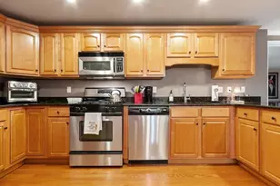 558 E Merrimack St, Lowell, MA 01852 - Photo 11
