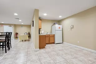 558 E Merrimack St, Lowell, MA 01852 - Photo 29