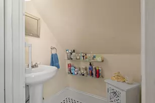 17 Windermere Rd, Boston, MA 02125 - Photo 27