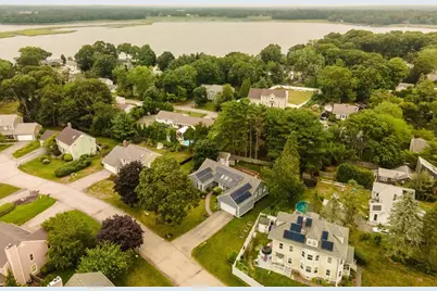 3 Meadow Cir, Barrington, RI 02806 - Photo 3