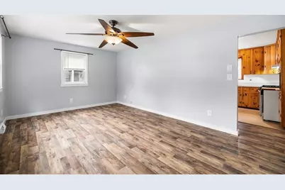 21 Lafayette St, Amesbury, MA 01913 - Photo 9