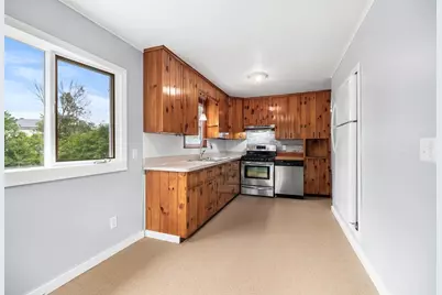 21 Lafayette St, Amesbury, MA 01913 - Photo 3
