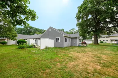 54 Meadowlark Ln #54, Chicopee, MA 01022 - Photo 3