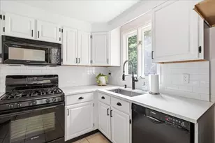 252 Gorwin Dr, Hanson, MA 02341 - Photo 17