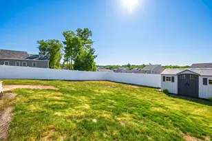 208 Crownshield Ave, Uxbridge, MA 01569 - Photo 9