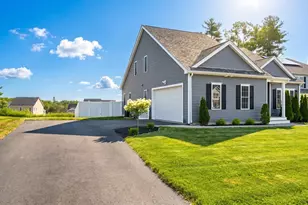 208 Crownshield Ave, Uxbridge, MA 01569 - Photo 5