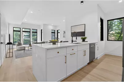 13 Clyde St #E, Somerville, MA 02145 - Photo 11
