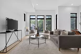 13 Clyde St, Somerville, MA 02145 - Photo 3