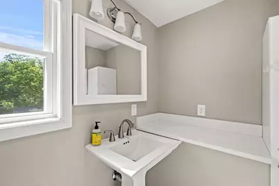 27 Meadowcroft St, Lowell, MA 01852 - Photo 21
