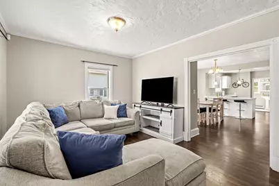 27 Meadowcroft St, Lowell, MA 01852 - Photo 5