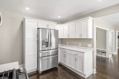 27 Meadowcroft St, Lowell, MA 01852 - Photo 17
