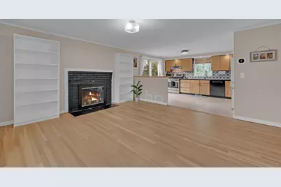 28 Yale Dr, Milford, MA 01757 - Photo 5