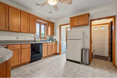 31 Lewis St, Medford, MA 02155 - Photo 7