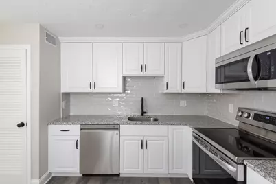 211 West St #6B, Quincy, MA 02169 - Photo 3