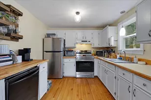 579 E Falmouth Hwy, Falmouth, MA 02536 - Photo 3