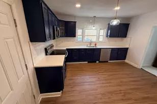 18 Marion St, Brockton, MA 02302 - Photo 7