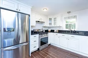 70 Glenwood St, Lynn, MA 01902 - Photo 15