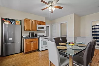 122 Dorchester St, Worcester, MA 01604 - Photo 9